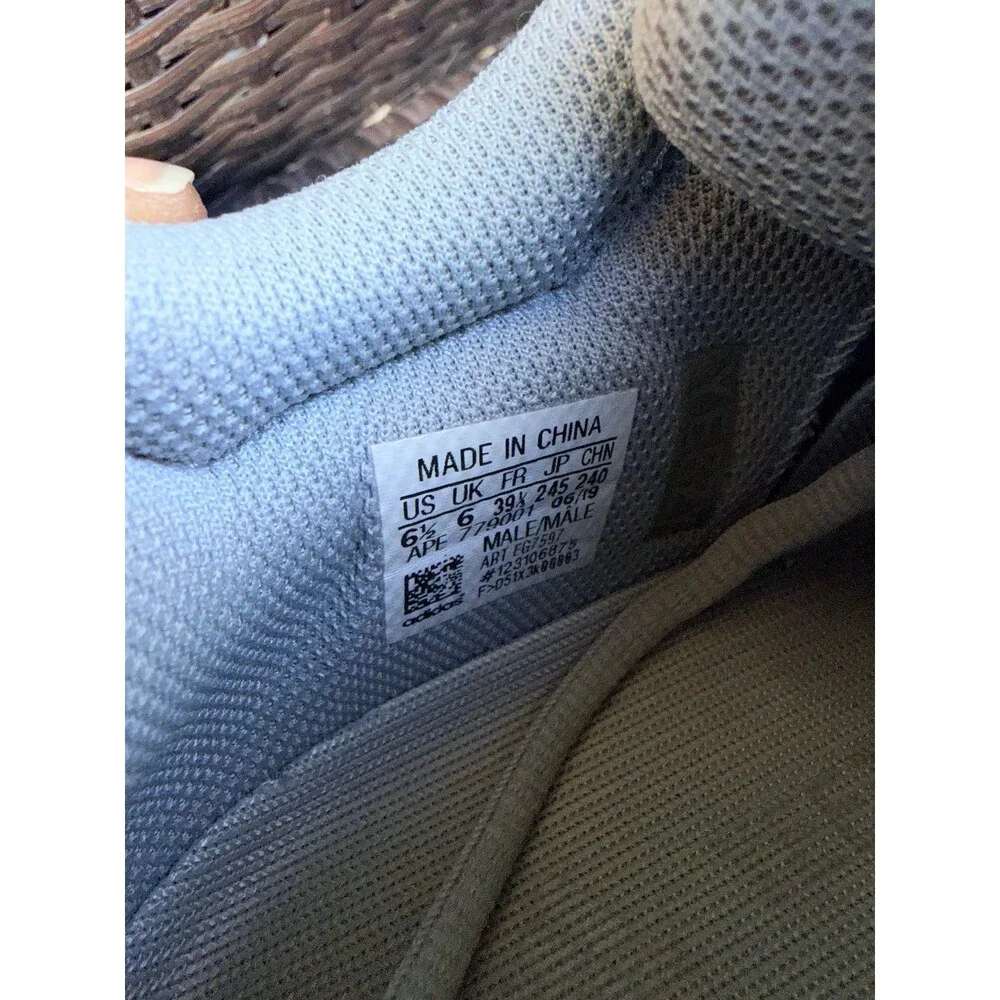 ADIDAS YEEZY BOOST 700 INERTIA SIZE 6.5M